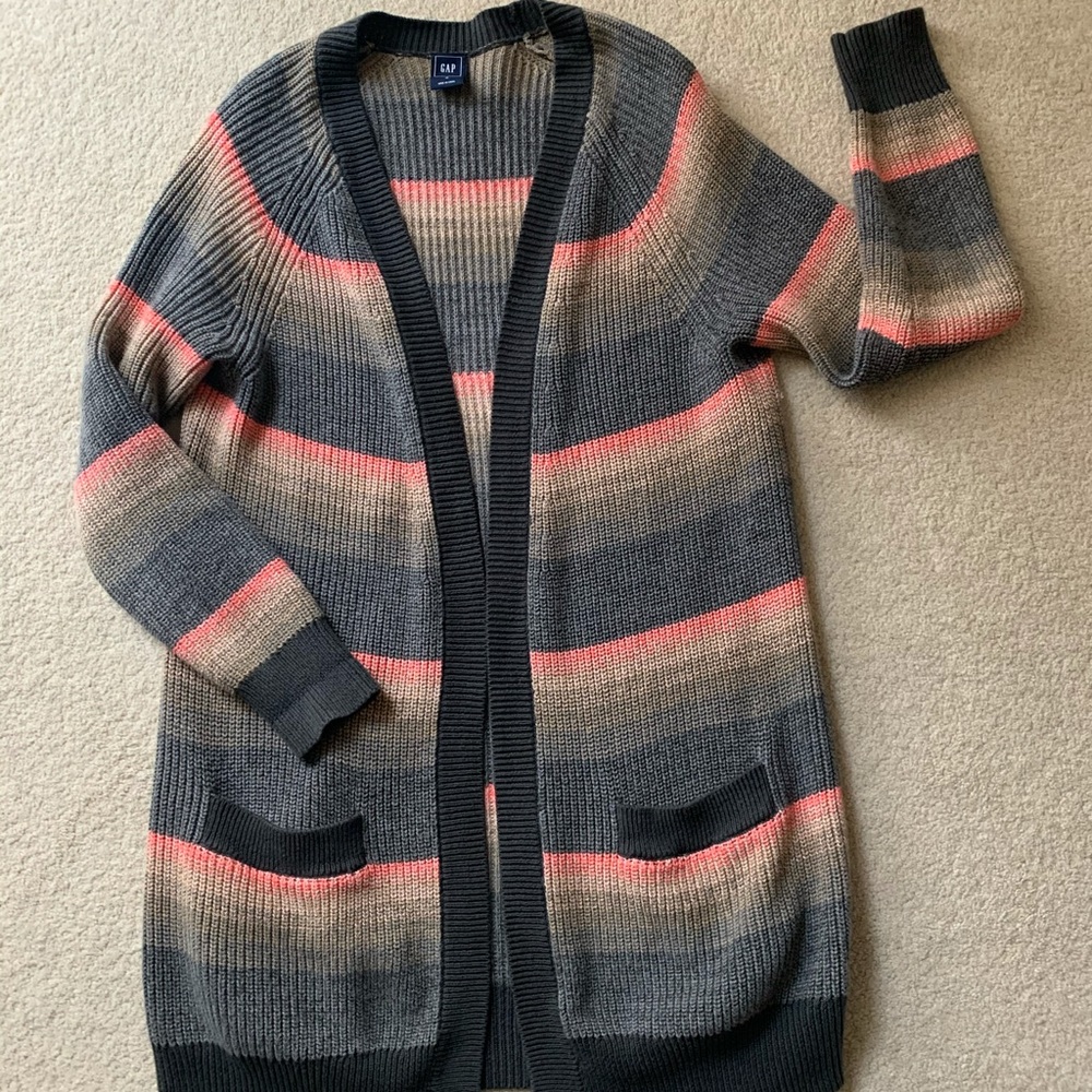 Gap sweater
